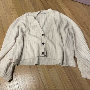 American Eagle Cropped Cream Sweater